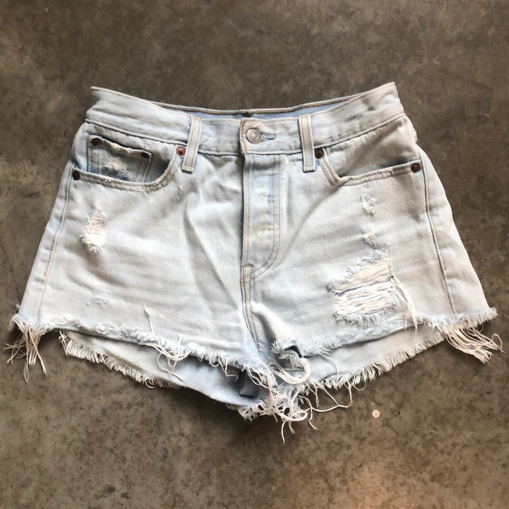 Levi’s | Light Blue Cut-Off Shorts | 26